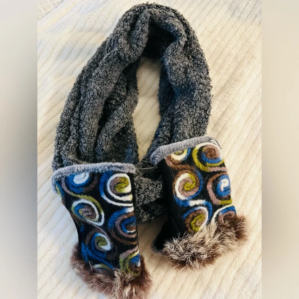 Gray Textured Scarf with Multicolor Wrist Gloves Earth Design